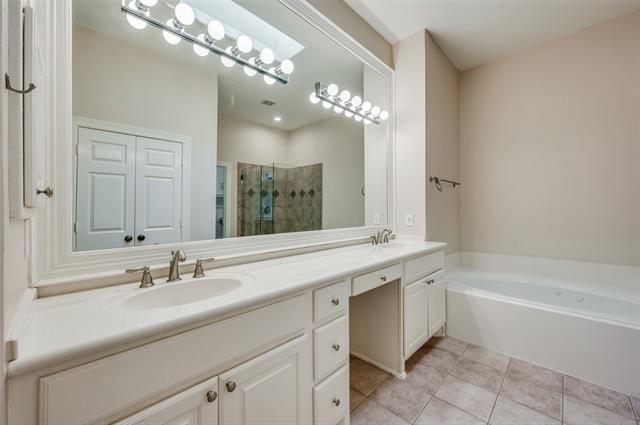 Building Photo - 3935 N Hall St