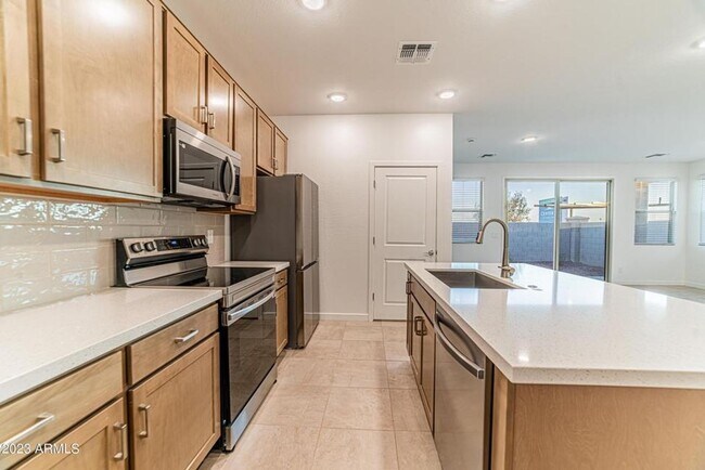 Building Photo - 3bed, 2bath Home