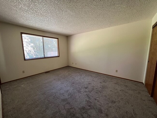 Building Photo - 3041 SE Timberlake Dr