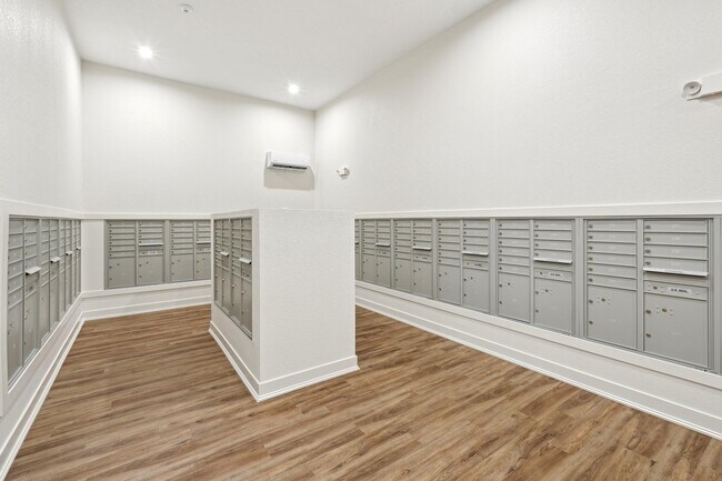 Building Photo - 4155 Carson Ln