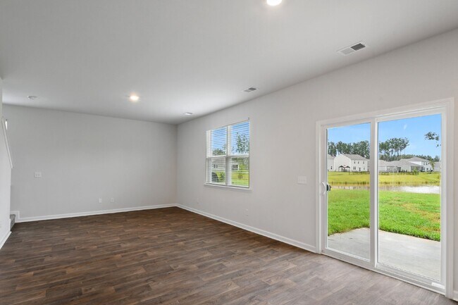 Building Photo - Charming 4 Bed Rental Home Located in Cypr...