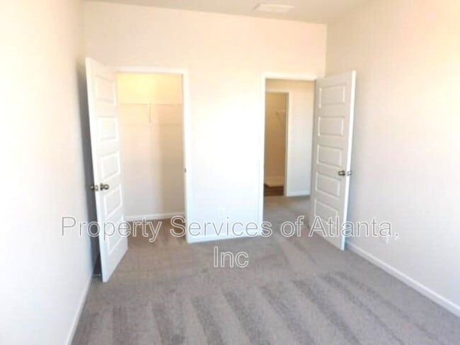 Building Photo - 246 Dupont Dr