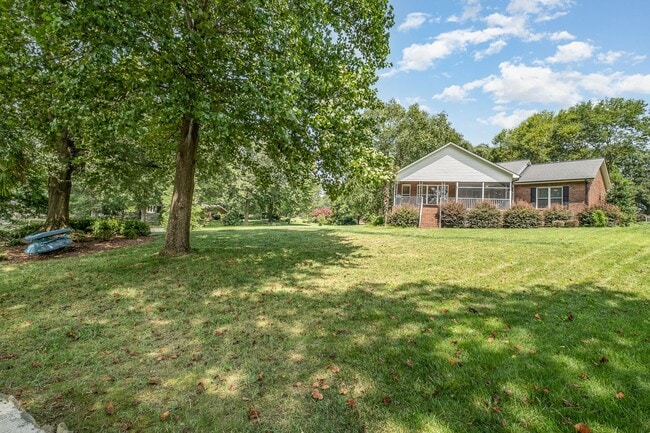 Building Photo - Waterfront– Fully Furnished on Lake Norman...