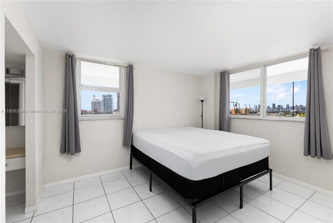 Building Photo - 345 Ocean Dr