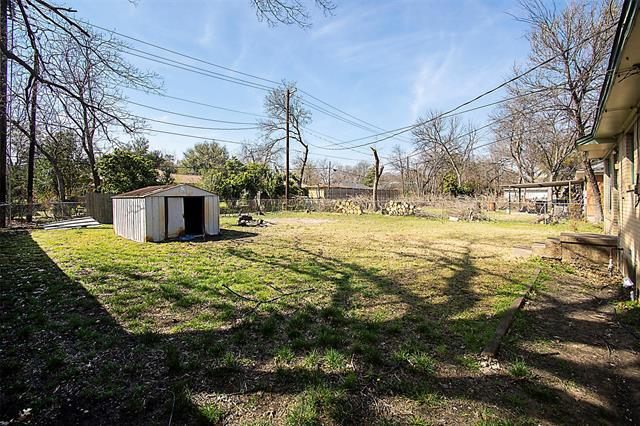 Building Photo - 1925 Hilltop Dr