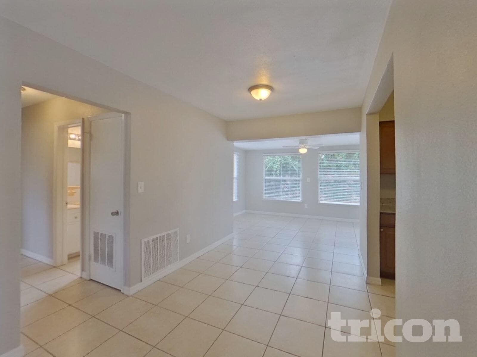 Building Photo - 2529 Brentwood Dr