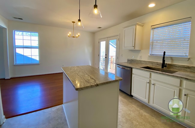 Building Photo - 17 Hawkesbury Rd