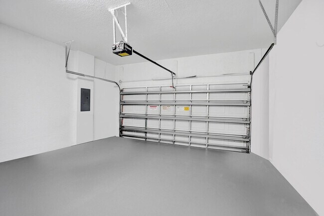 Building Photo - 118 NW Pleasant Grove Way