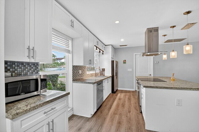 Building Photo - 113 Park Ln E