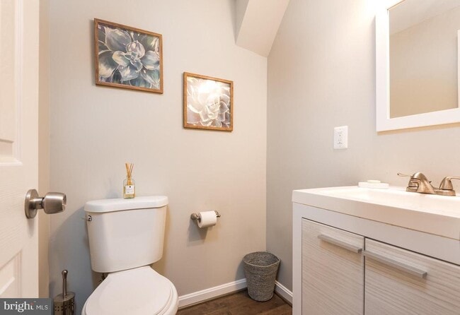 Building Photo - 8601 Cromwell Dr