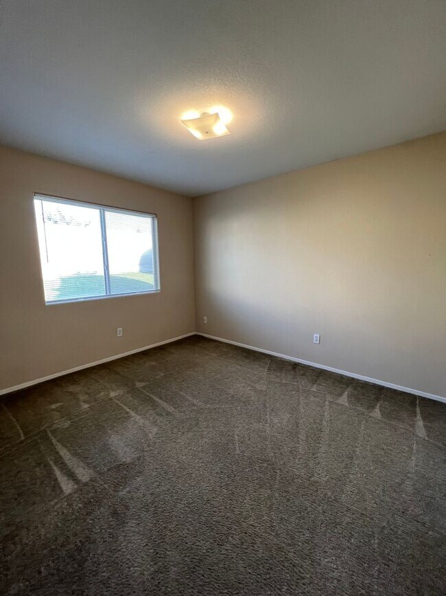 Building Photo - 4404 Pebble Creek Dr