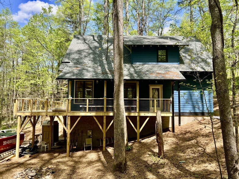 Side with wrap around deck - 52 Crest Circle Dr
