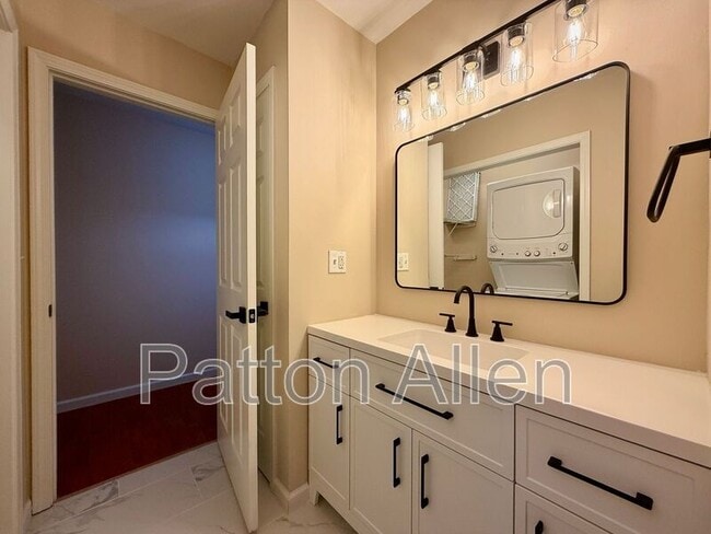 Building Photo - 51 Argyle Ln