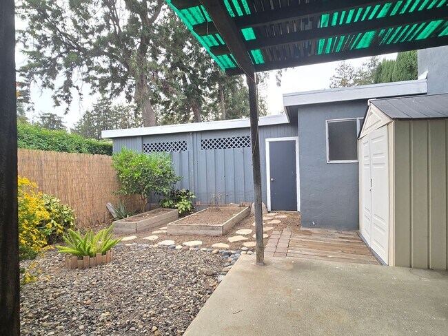 Building Photo - Ravenscourt