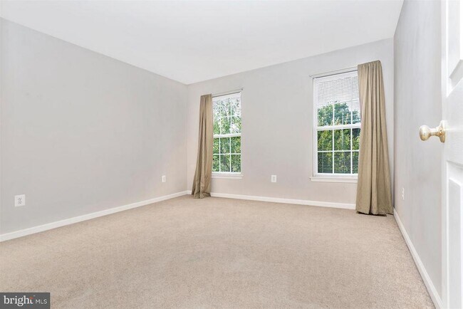 Building Photo - 2105 Twin Peaks Ct