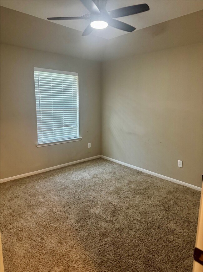 Building Photo - 14442 Mountain Cliff Ln