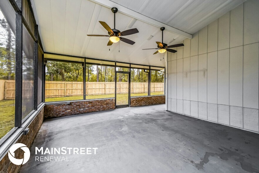 Building Photo - 3506 Whalers Way