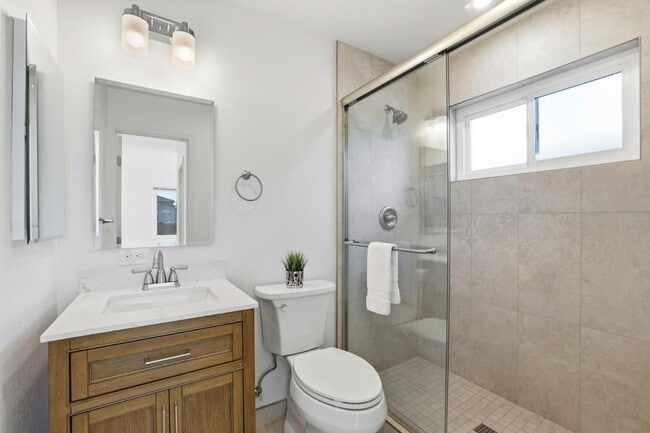 Building Photo - 1861 Nelson Dr