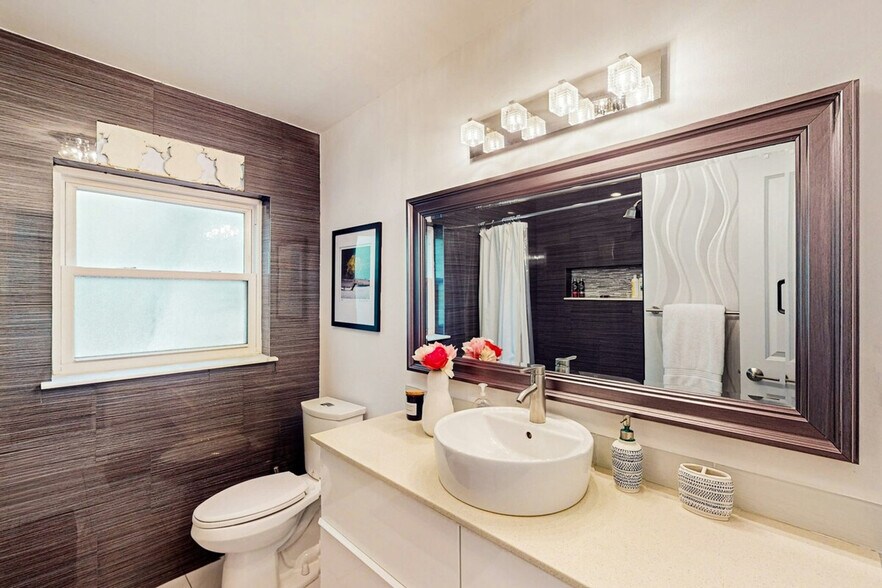 Building Photo - 2501 Weber St