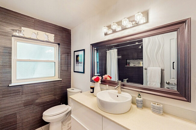 Building Photo - 2501 Weber St