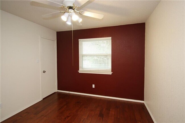 Building Photo - 3205 Blazing Star Trail