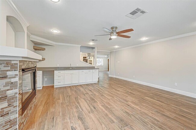 Building Photo - 5611 Nina Lee Ln