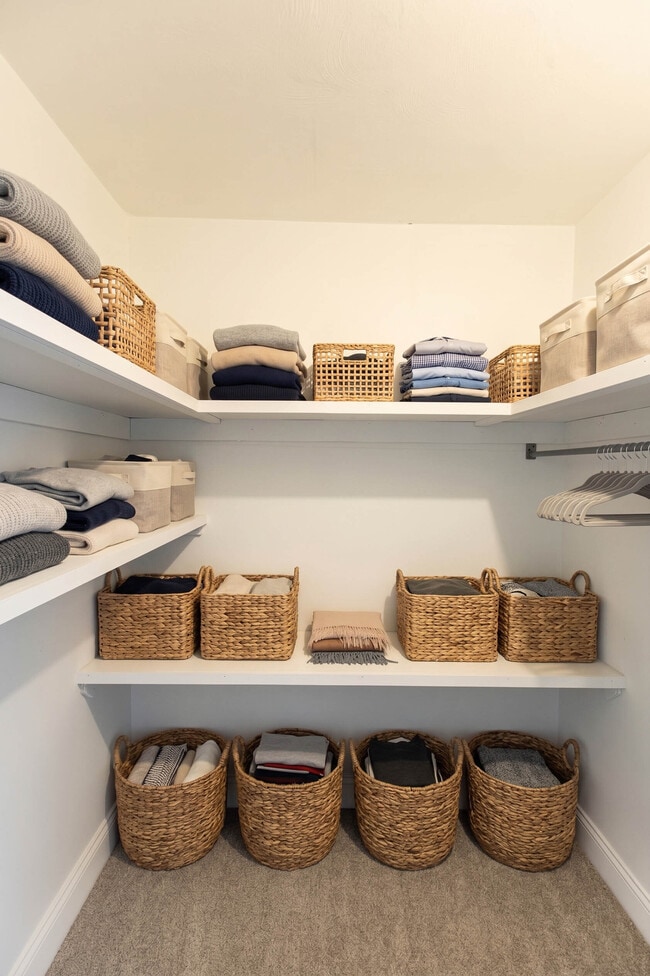 Tedwyn 703 Closet - The Tedwyn