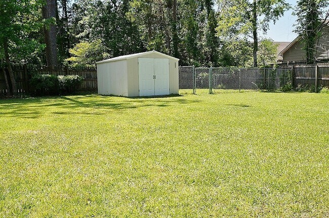 Building Photo - 408 Hampshire Pl
