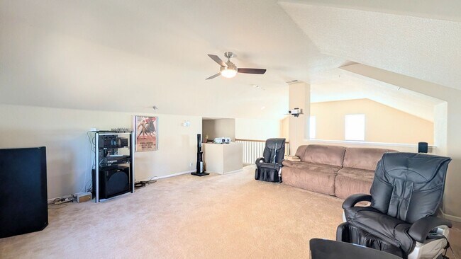 Building Photo - Beautiful Executive Rental in West Sacramento!