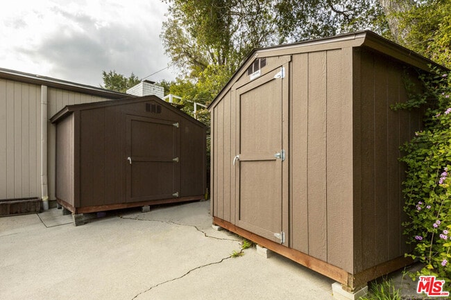 Building Photo - 2470 Zorada Dr