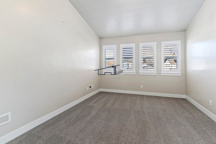 Building Photo - 369 W Clark Cir