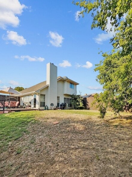 Building Photo - 909 Plantation Dr