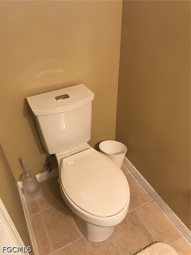 Building Photo - 9600 Roundstone Cir