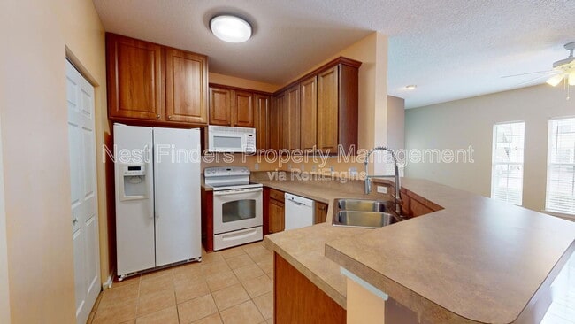 Building Photo - 211 Jardin De Mer Pl