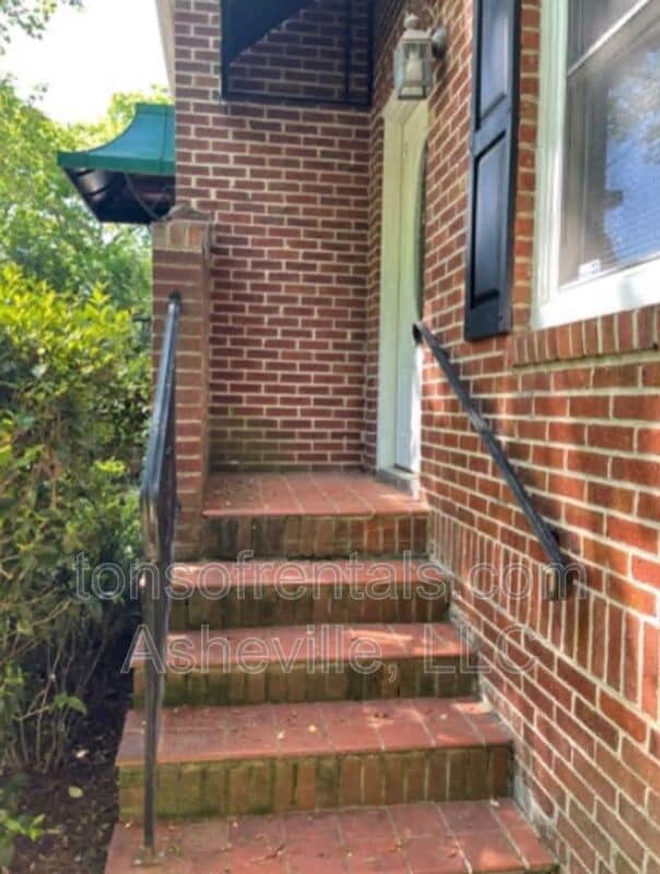 Building Photo - 1316 Hyman Ave