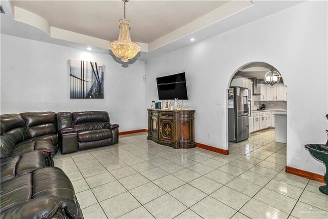 Building Photo - 12 Coma St