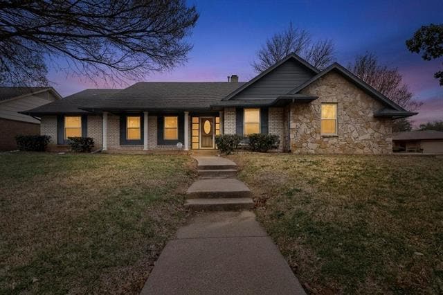 Building Photo - 2800 Hedgeway Dr