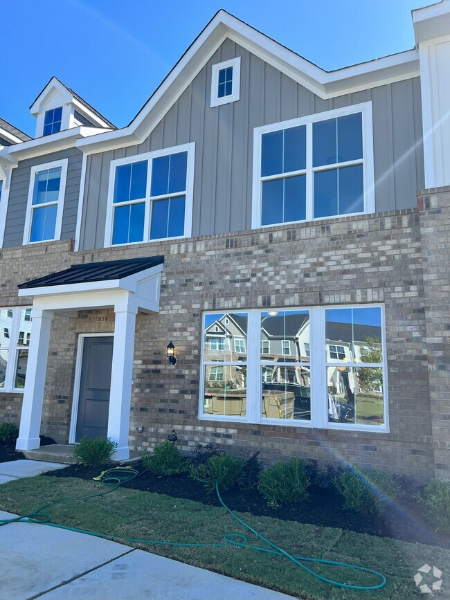 Building Photo - 7907 Flatrock Park Dr