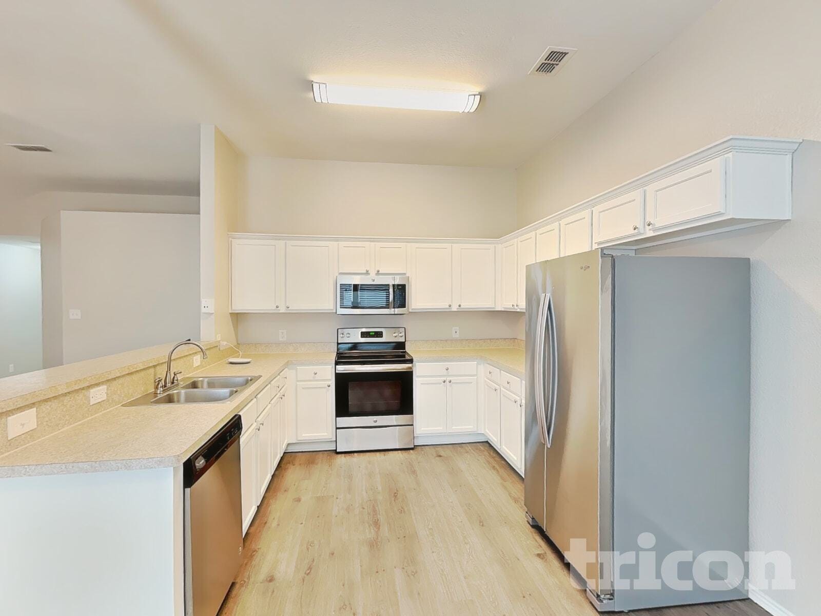 Building Photo - 1584 Sandhurst Dr