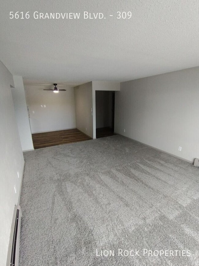 Building Photo - 5616 Grandview Blvd