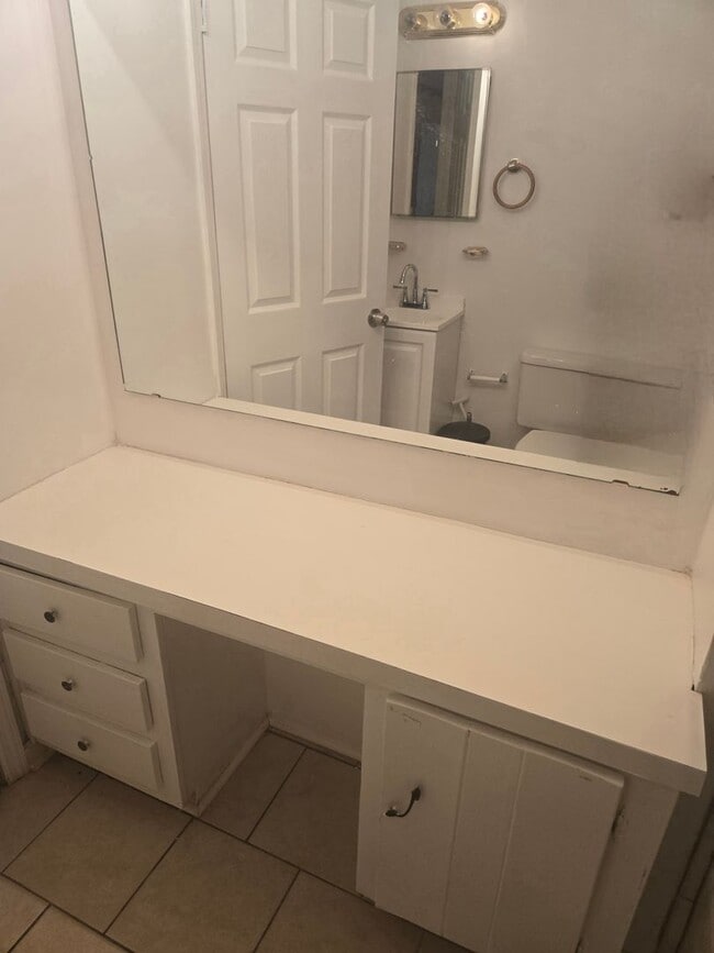 Building Photo - FOR RENT in North Columbus! Available Now!