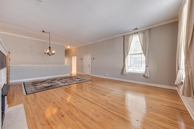 Building Photo - 210 Leonard Wood S