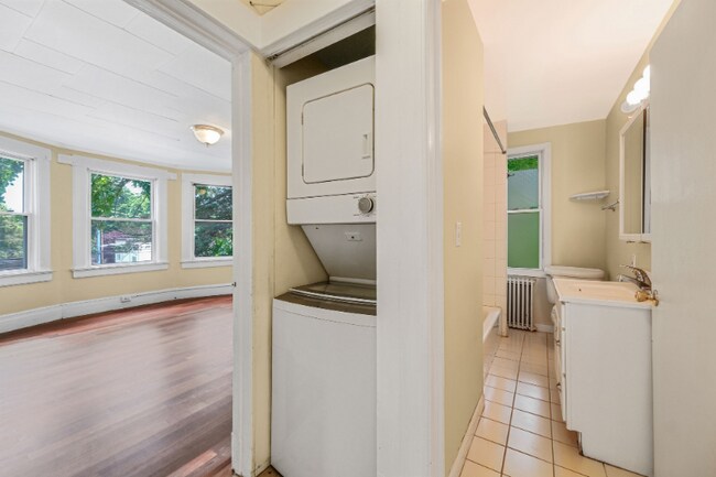 Building Photo - 483 New York Ave