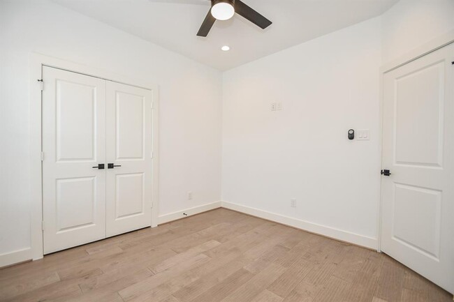 Building Photo - 4112 Marina St