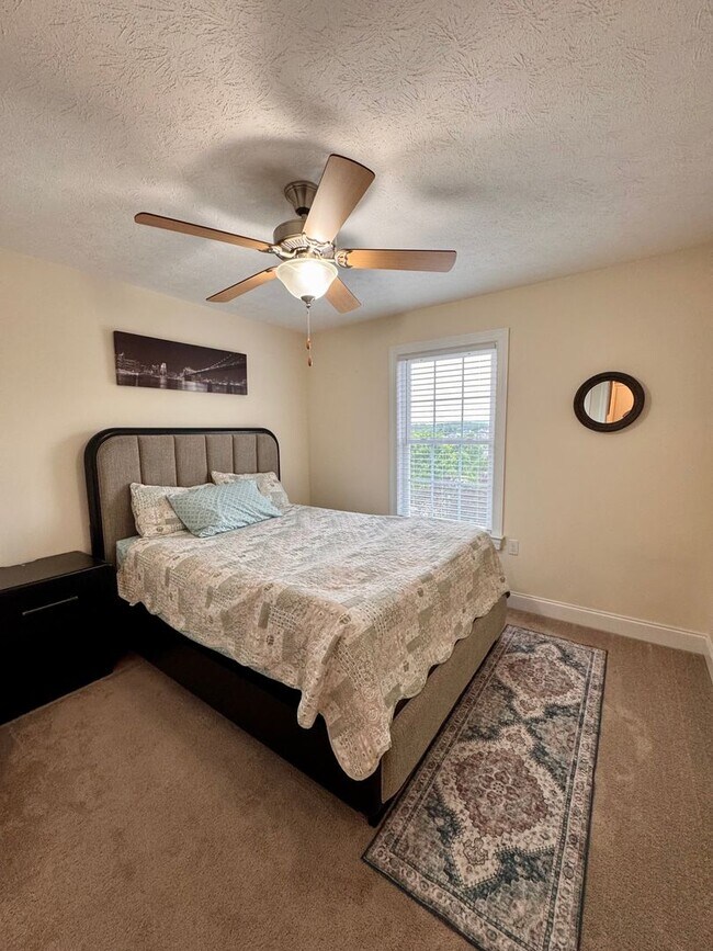 Building Photo - Townhouse for Rent in Spring Oaks!