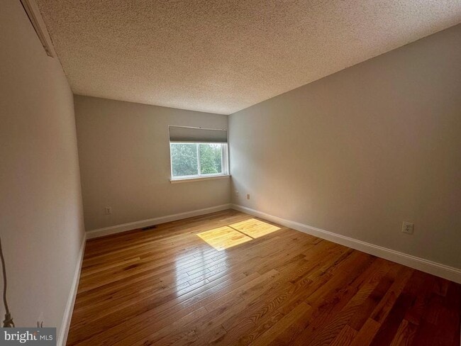 Building Photo - 99 Thoreau Dr