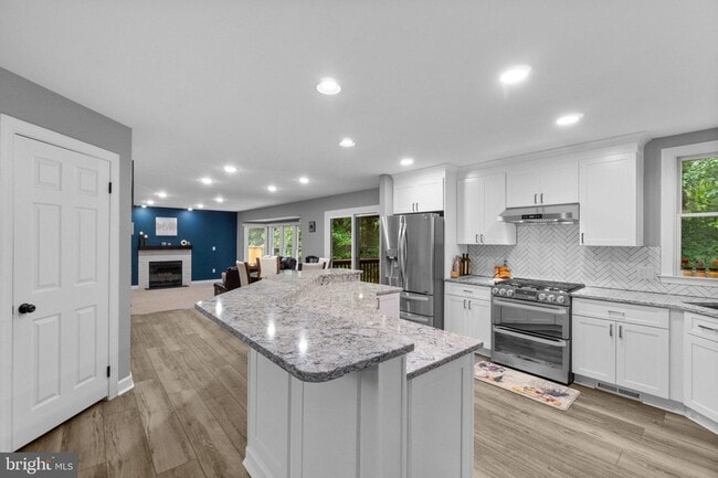 Building Photo - 6874 Caravan Ct