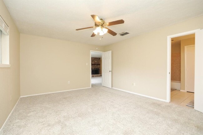 Building Photo - 15822 Whipple Tree Dr