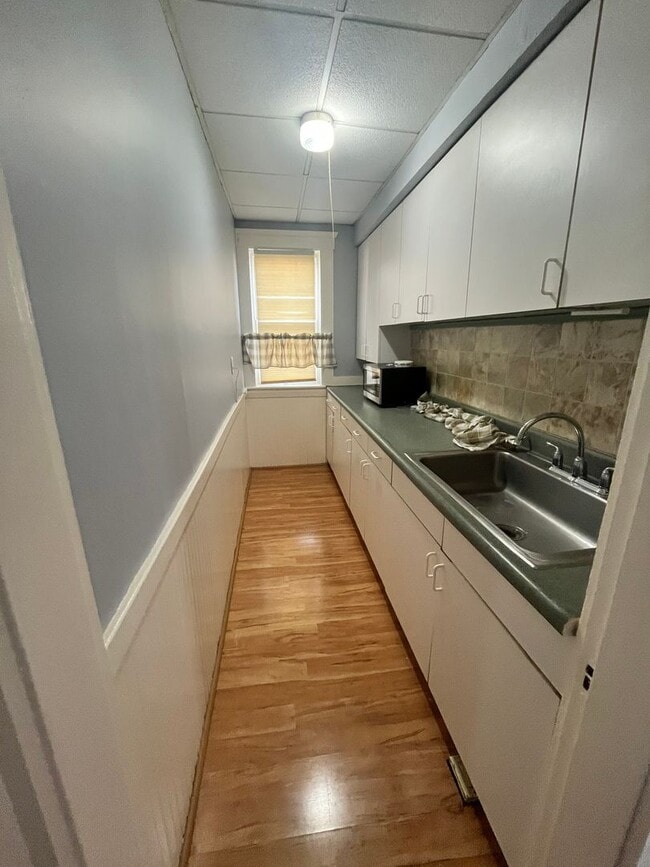 Building Photo - 147 Oakland Ave