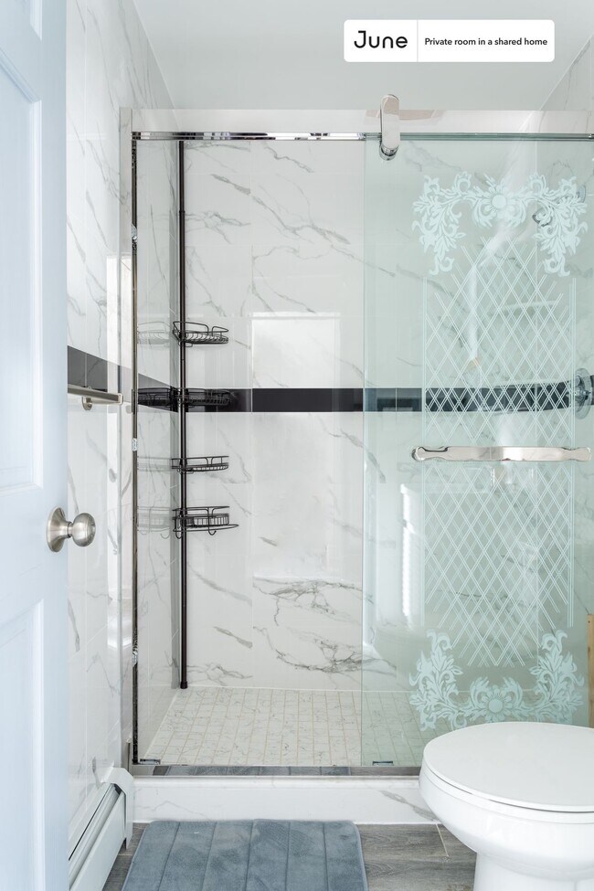 Building Photo - Room in Shared 4 bed/2 bath home